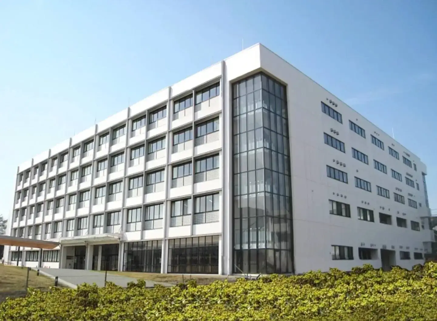 東京都立多摩科学技術高等学校の校舎