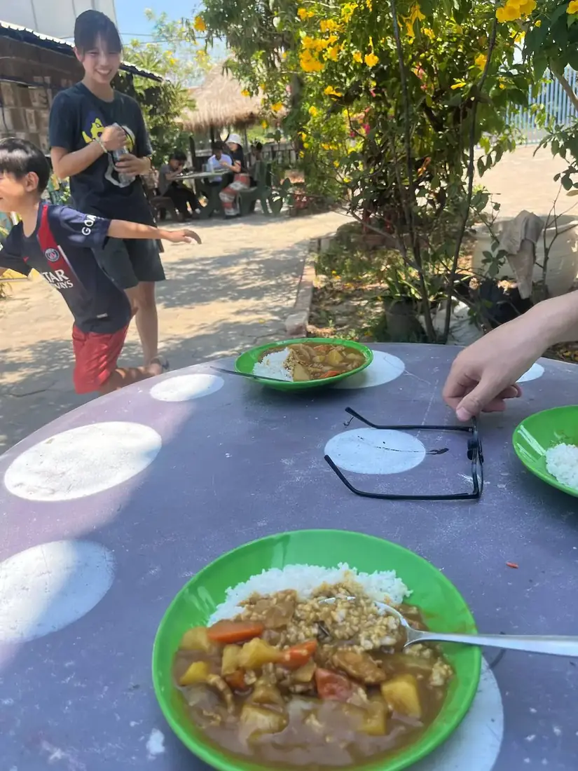 孤児院で子どもたちと作ったカレー