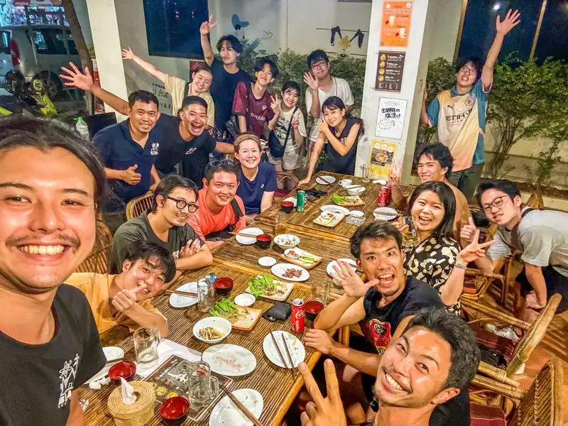 現地での夜の食事